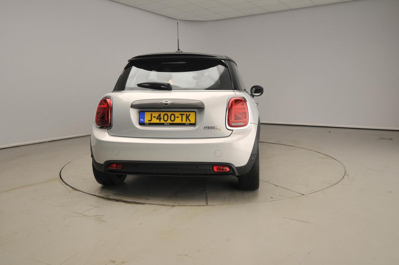 Mini Electric 3-deurs Yours 33 kWh | SoH 93,4% | Leder | Pano | Camera | Harman/Kardon | HUD
