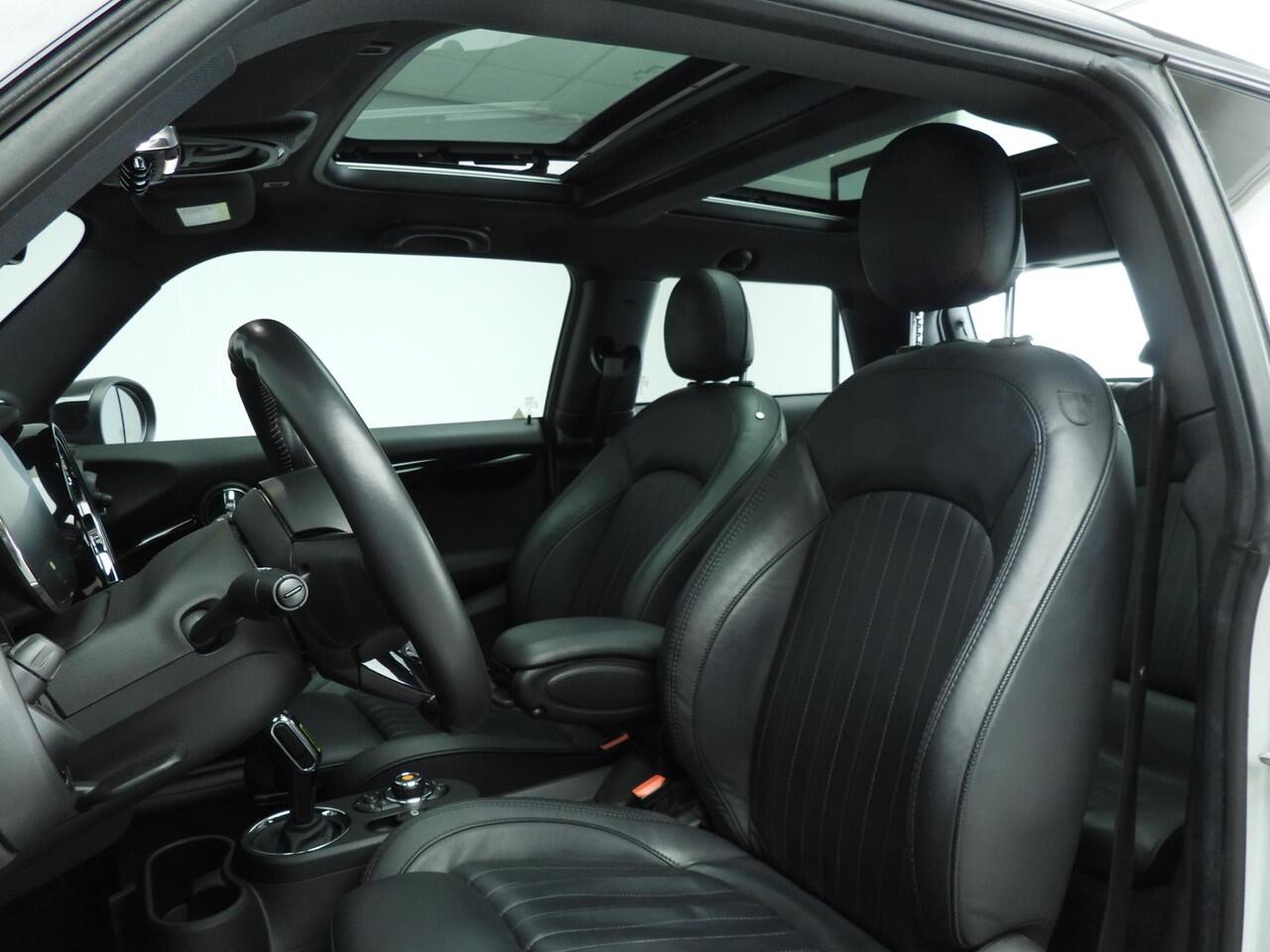 Mini Electric 3-deurs Yours 33 kWh | SoH 93,4% | Leder | Pano | Camera | Harman/Kardon | HUD