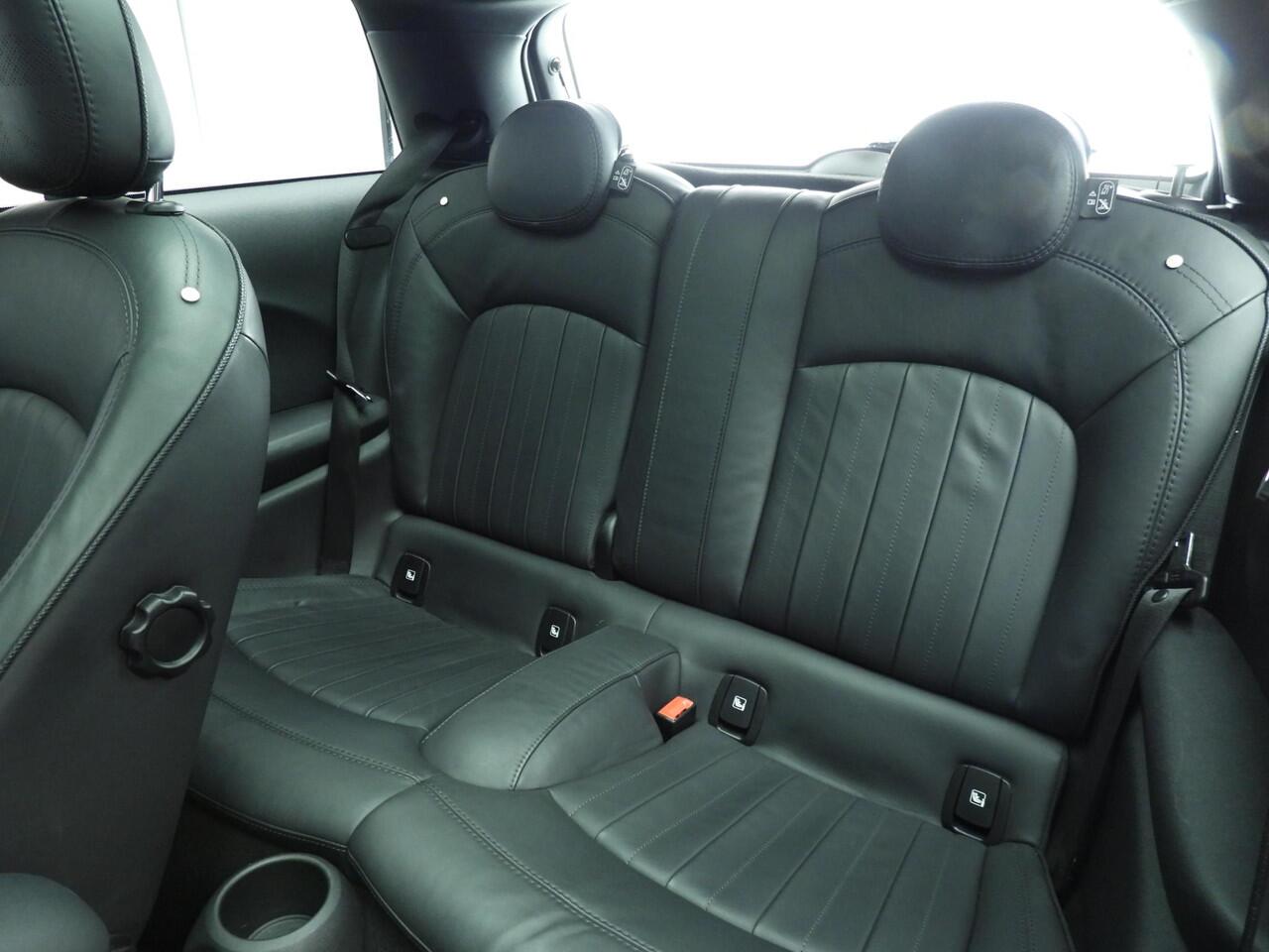 Mini Electric 3-deurs Yours 33 kWh | SoH 93,4% | Leder | Pano | Camera | Harman/Kardon | HUD