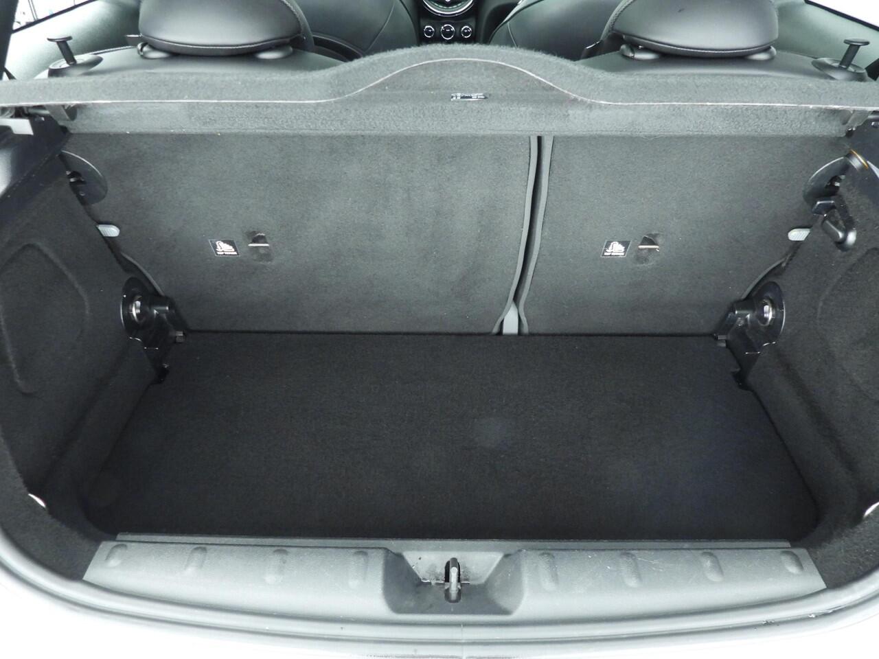 Mini Electric 3-deurs Yours 33 kWh | SoH 93,4% | Leder | Pano | Camera | Harman/Kardon | HUD