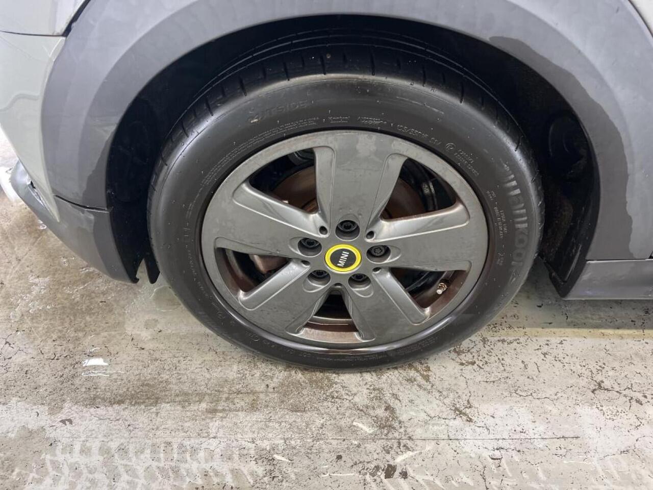 Mini Electric Mini Basic 33 kWh Airco ECC Navi Carplay Cruise Control Full LED Virtual Cockpit