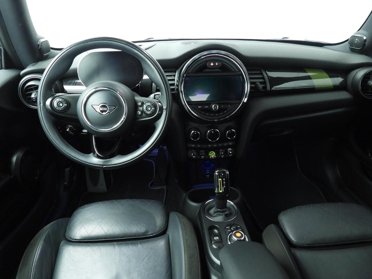 Mini Electric 3-deurs Cooper SE Leder / Sportstoelen / Harman-Kardon / Head-up / LED / Camera / Park assist / Alu wielen