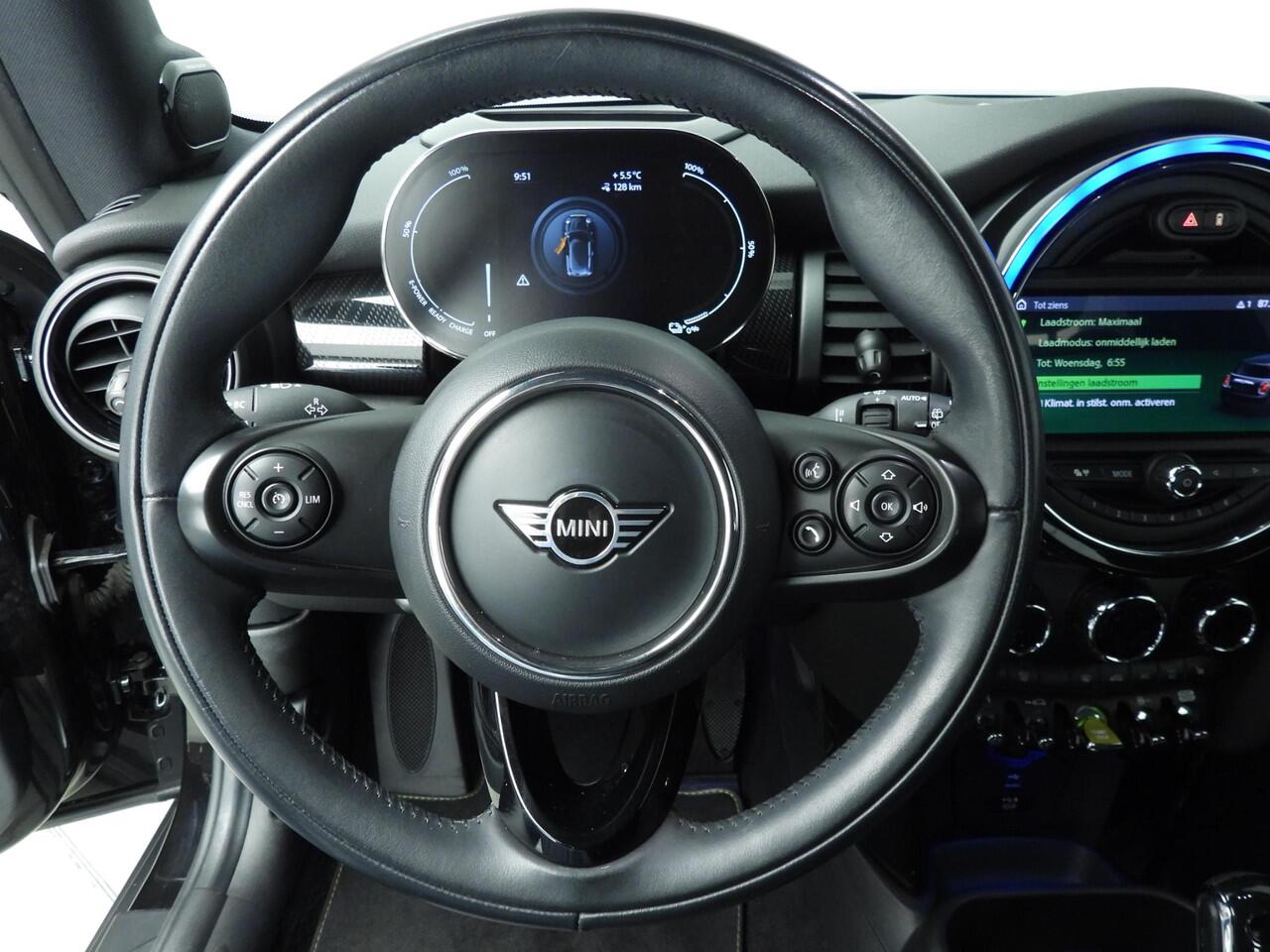 Mini Electric 3-deurs Cooper SE Leder / Sportstoelen / Harman-Kardon / Head-up / LED / Camera / Park assist / Alu wielen