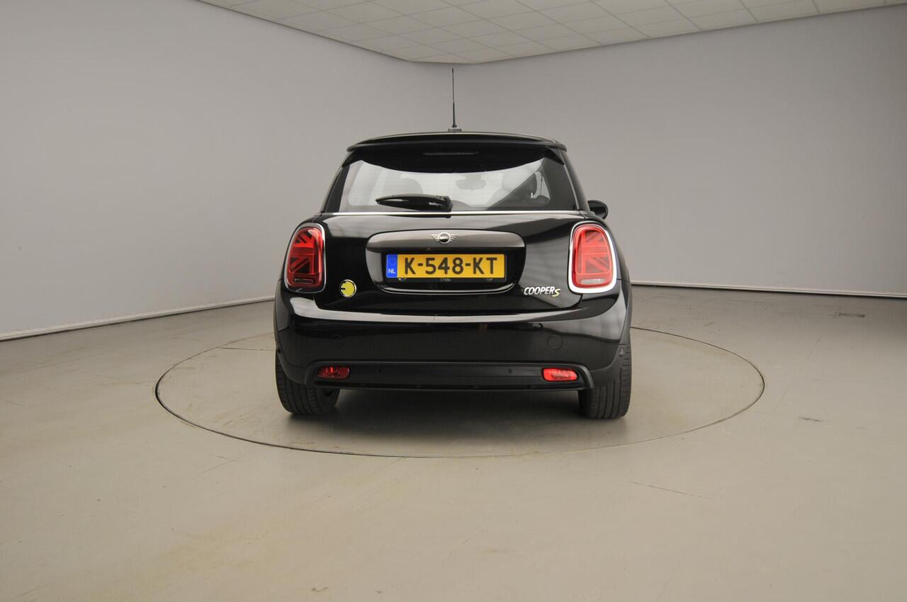 Mini Electric 3-deurs Cooper SE Leder / Sportstoelen / Harman-Kardon / Head-up / LED / Camera / Park assist / Alu wielen