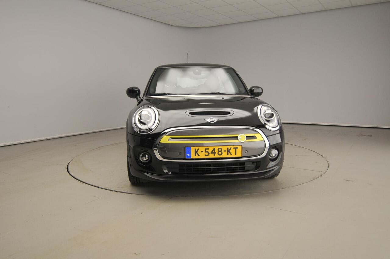 Mini Electric 3-deurs Cooper SE Leder / Sportstoelen / Harman-Kardon / Head-up / LED / Camera / Park assist / Alu wielen