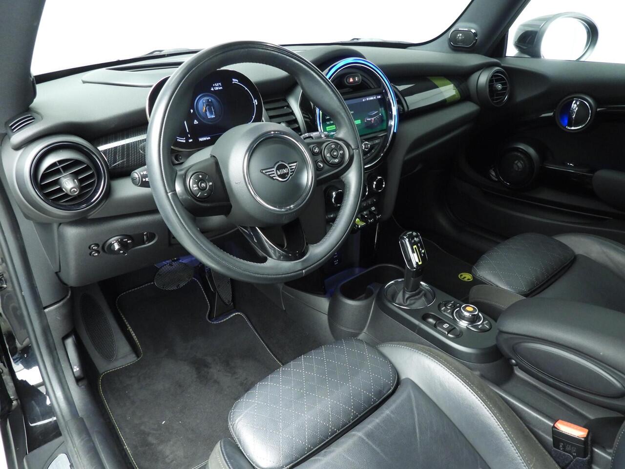 Mini Electric 3-deurs Cooper SE Leder / Sportstoelen / Harman-Kardon / Head-up / LED / Camera / Park assist / Alu wielen