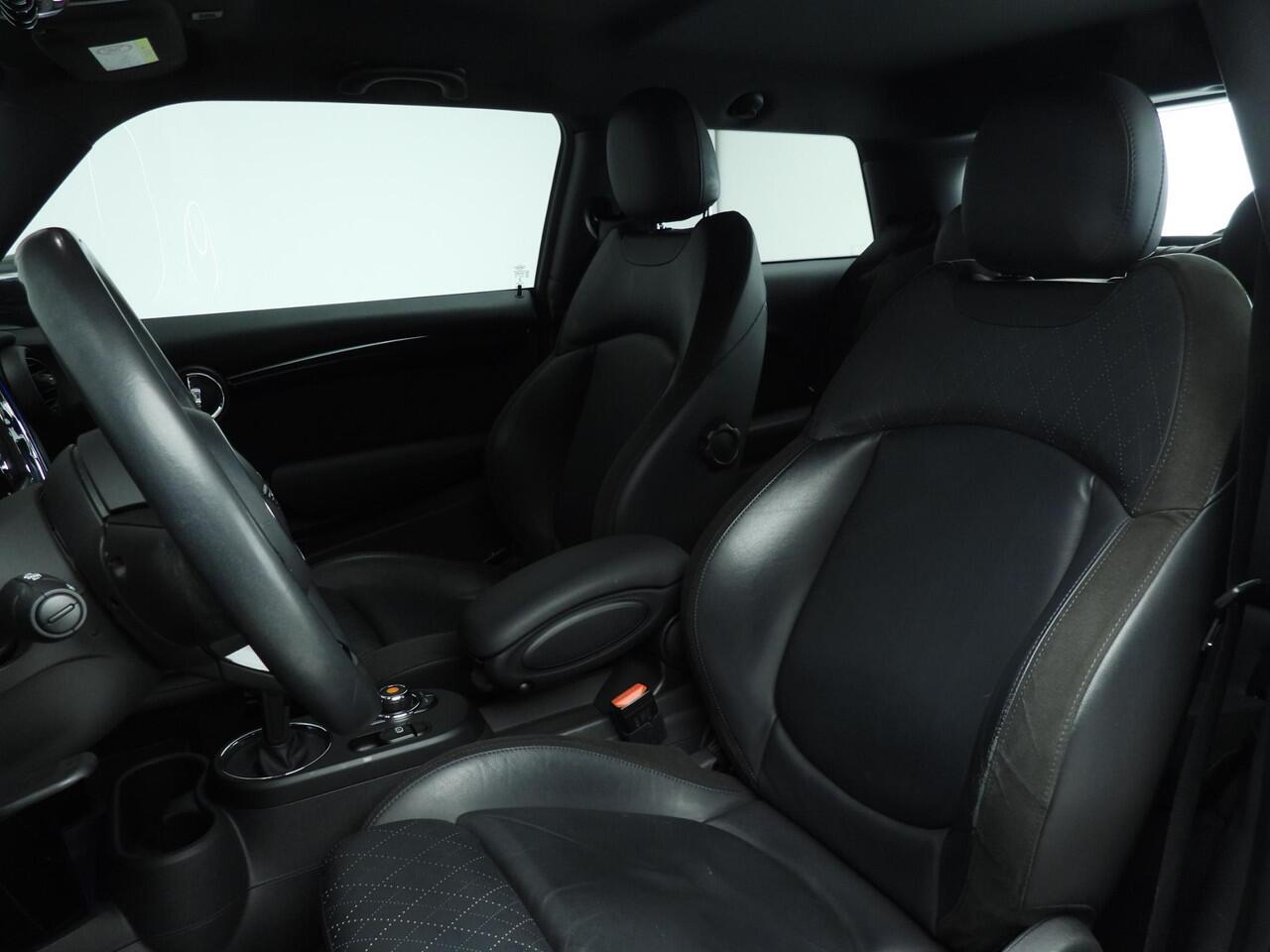 Mini Electric 3-deurs Cooper SE Leder / Sportstoelen / Harman-Kardon / Head-up / LED / Camera / Park assist / Alu wielen