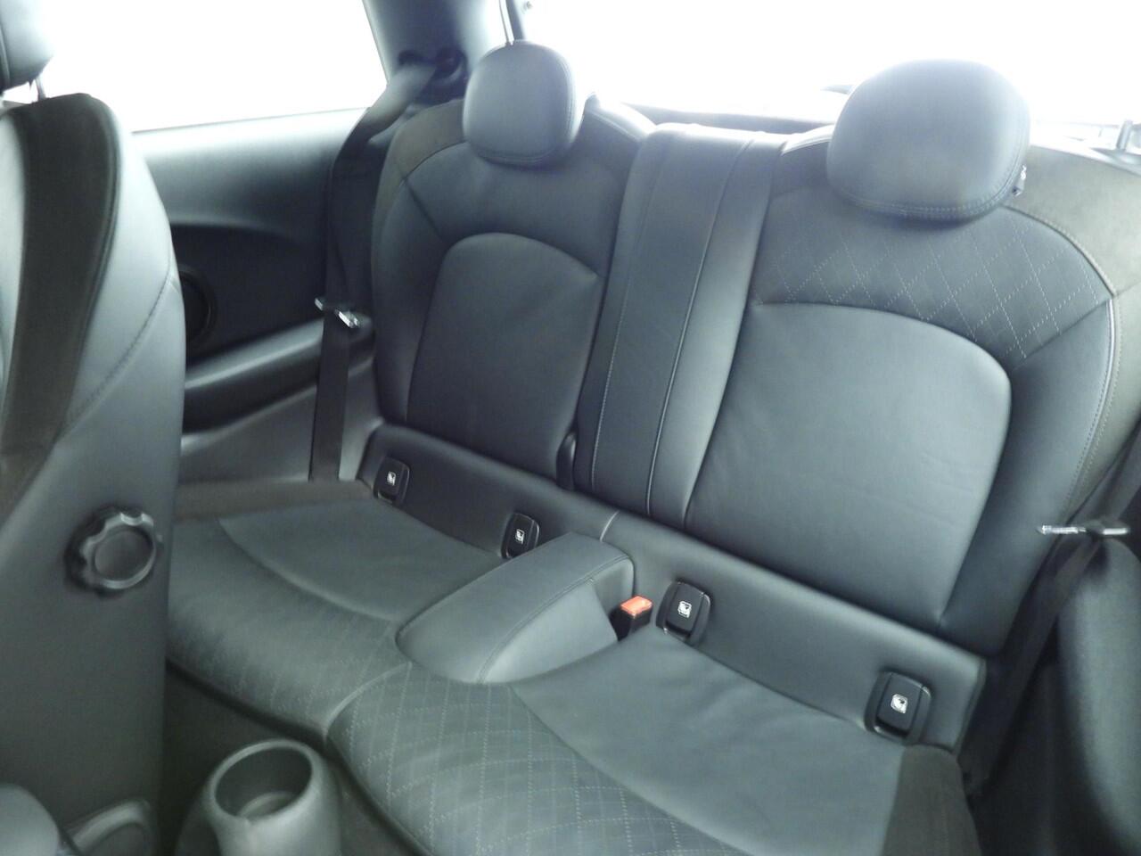 Mini Electric 3-deurs Cooper SE Leder / Sportstoelen / Harman-Kardon / Head-up / LED / Camera / Park assist / Alu wielen