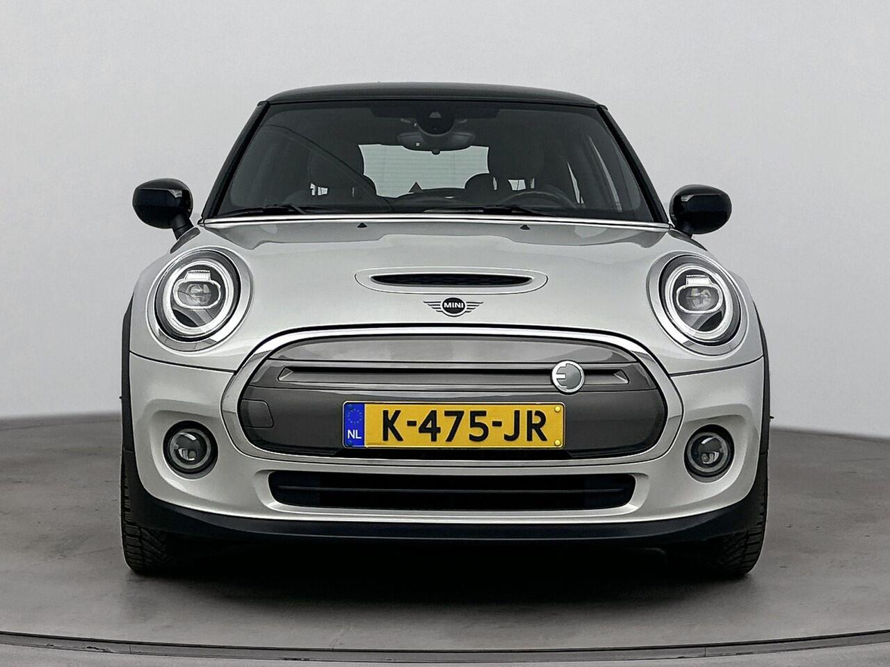 Mini Electric Mini Essential 33 kWh 184PK | Warmtepomp | Navigatie | LED Koplampen | Zwarte Lichtmetalen Velgen | Achteruitrijcamera | Cruise Control