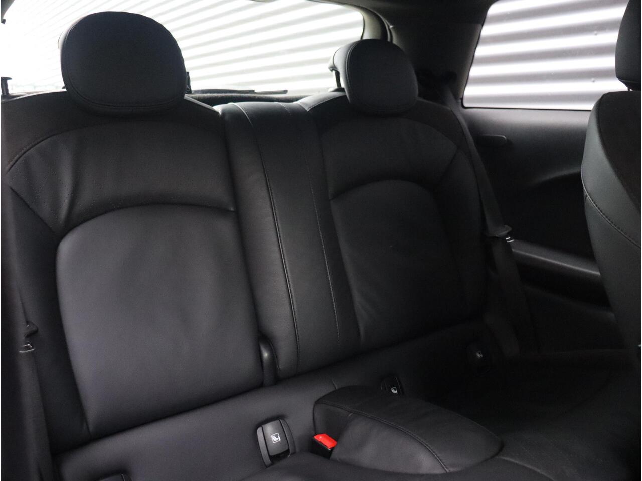 Mini Electric 3-deurs | Classic + Harman Kardon + Apple Carplay + Verwarmbare Voorstoelen + Sportstoelen + Comfort Access + LED + 17'' Tentacle Spoke Black