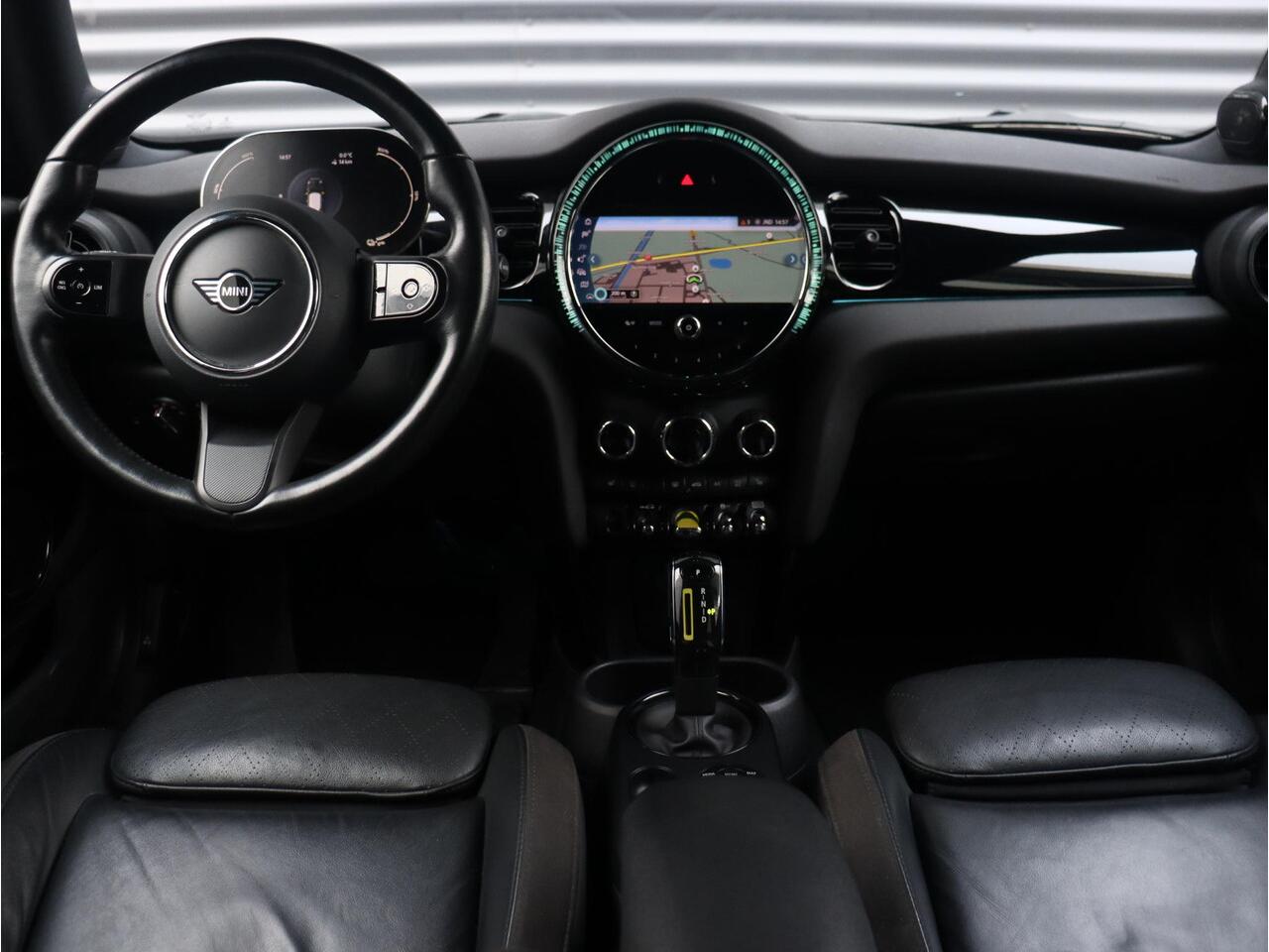 Mini Electric 3-deurs | Classic + Harman Kardon + Apple Carplay + Verwarmbare Voorstoelen + Sportstoelen + Comfort Access + LED + 17'' Tentacle Spoke Black