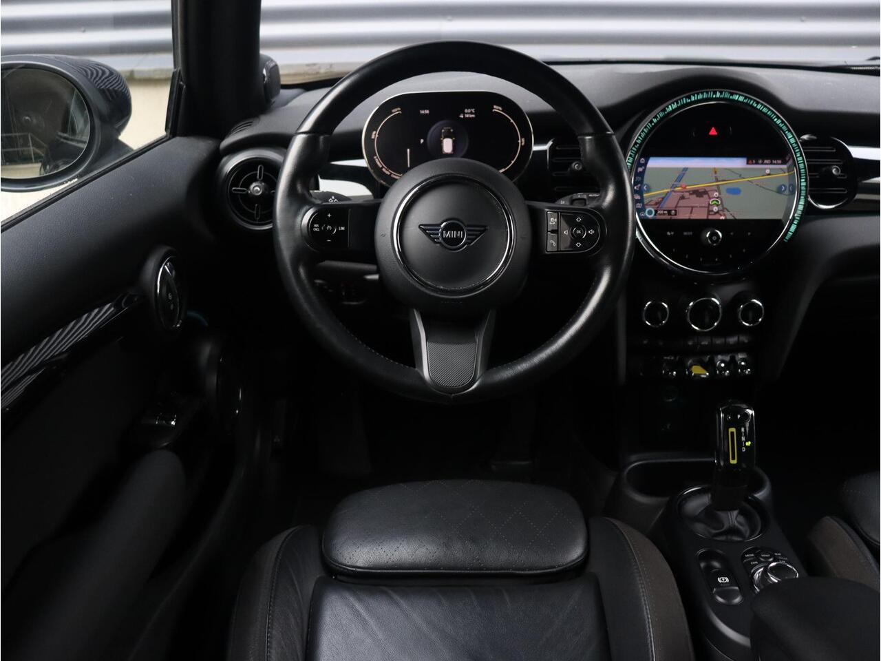 Mini Electric 3-deurs | Classic + Harman Kardon + Apple Carplay + Verwarmbare Voorstoelen + Sportstoelen + Comfort Access + LED + 17'' Tentacle Spoke Black