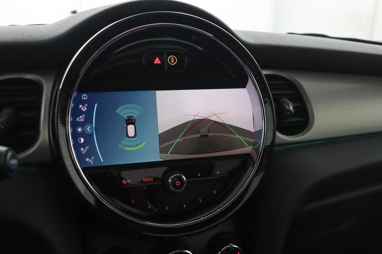 Mini Electric MINI Yours 33 kWh | Stuurwielrand verwarmd | Warmtepomp | Driving Assistant Plus Pakket | Comfort Plus Pakket | Glazen panoramadak | Adaptieve LED koplampen|