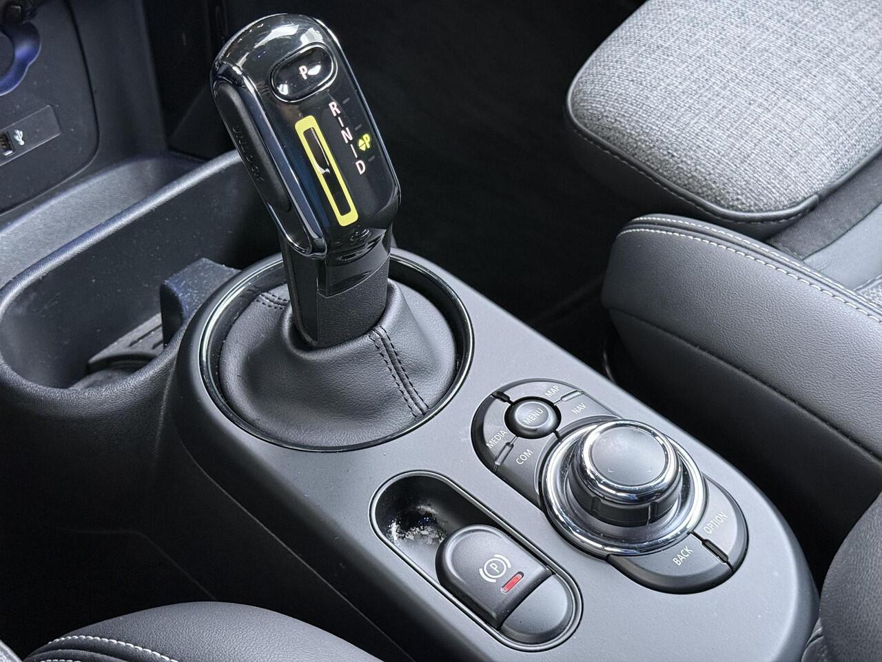 Mini Electric Mini Business Edition 33 kWh SOH 97% | Navigatie | LMV |