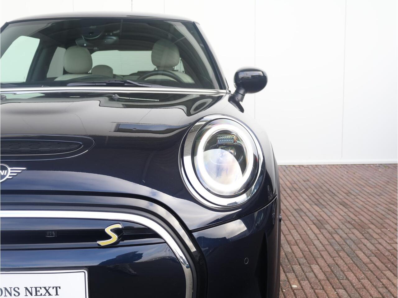 Mini Electric Mini MINI Yours 33 kWh Comfort Access/ Achteruitrijcamera/ Panoramadak/ Head-Up/ Stoelverwarming/ Navigatie