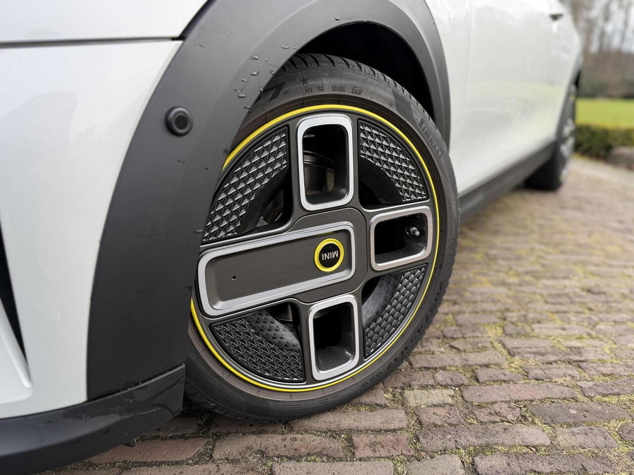 Mini Electric COOPER SE | SOH 95.9% | Leder | PDC | CarPLay | Navi |