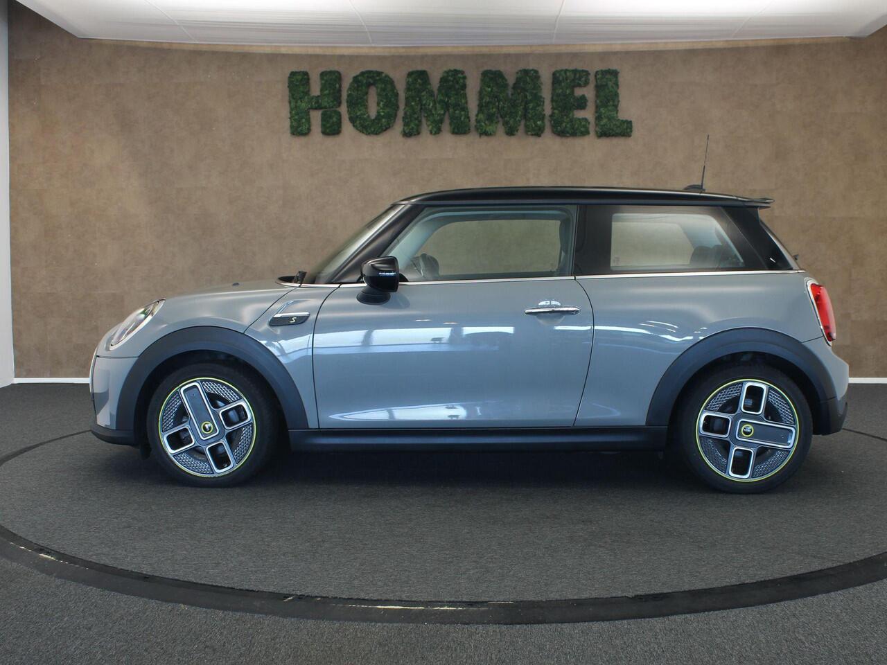 Mini Electric Mini Classic 33 kWh SOH 95.3 %!! - ORIGINEEL NEDERLANDSE AUTO - AUTOMATISCHE AIRCO - APPLE CARPLAY/ANDROID AUTO - KEYLESS START - LED KOPLAMPEN - CRUISE CONTROL - LICHTMETALEN VELGEN - MULTIMEDIAVOORBEREIDING - 3 FASE LADEN