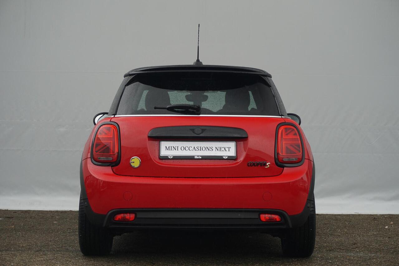 Mini Electric 3-deurs Cooper | Business Edition | Cruise Control | Warmtepomp | Led-Koplampen | Parkeersensoren Achter | Dashcam