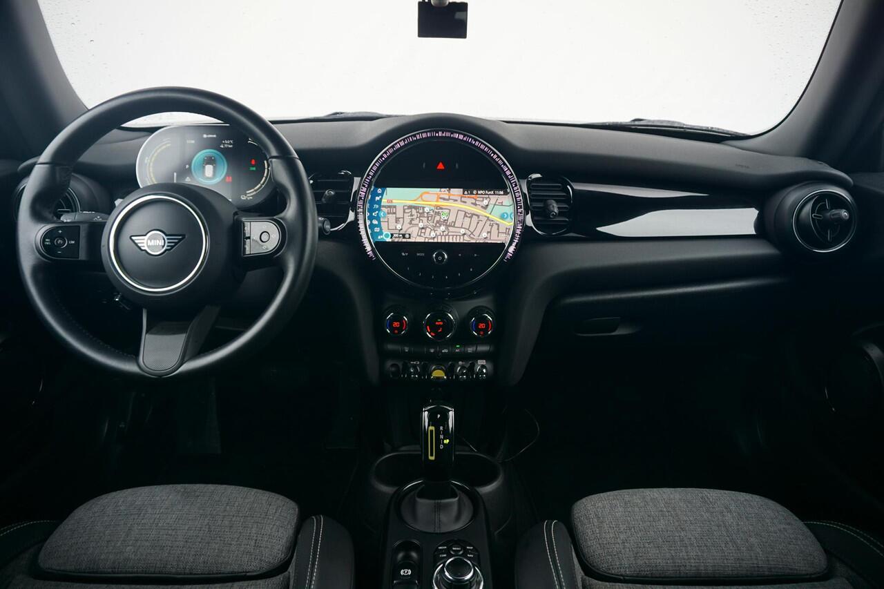 Mini Electric 3-deurs Cooper | Business Edition | Cruise Control | Warmtepomp | Led-Koplampen | Parkeersensoren Achter | Dashcam