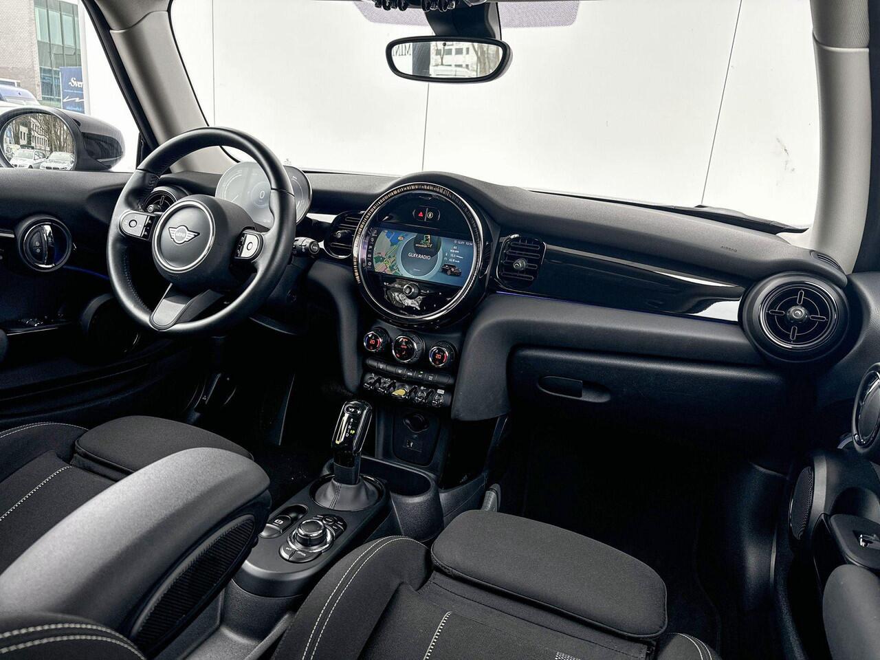Mini Electric Resolute Edition 33 kWh Achteruitrij Camera / Adaptive Cruise Control / Led Koplampen / Apple car Play