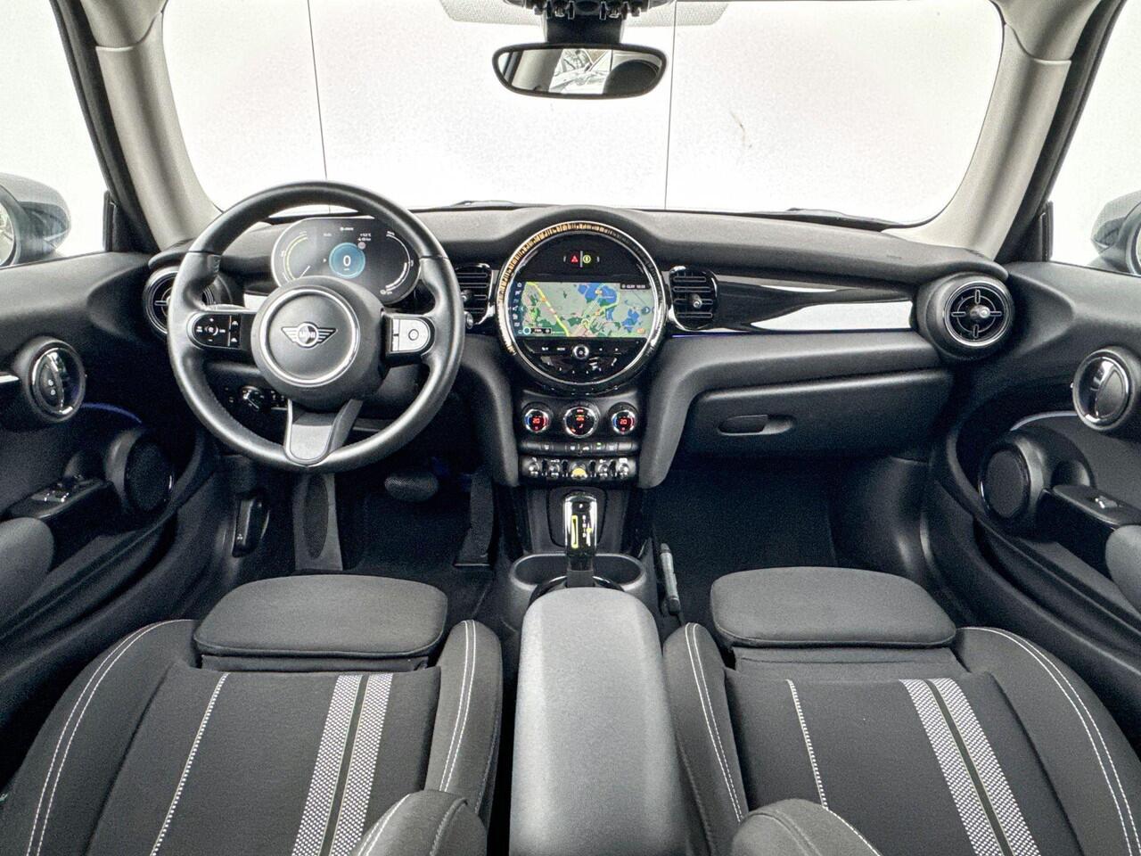 Mini Electric Resolute Edition 33 kWh Achteruitrij Camera / Adaptive Cruise Control / Led Koplampen / Apple car Play
