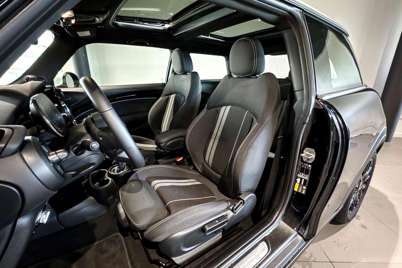 Mini Electric Essential | Glazen Panoramadak | Harman Kardon | Stoelverwarming | Comfort Access |