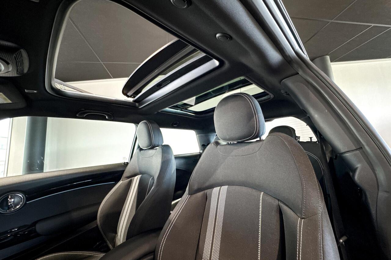 Mini Electric Essential | Glazen Panoramadak | Harman Kardon | Stoelverwarming | Comfort Access |