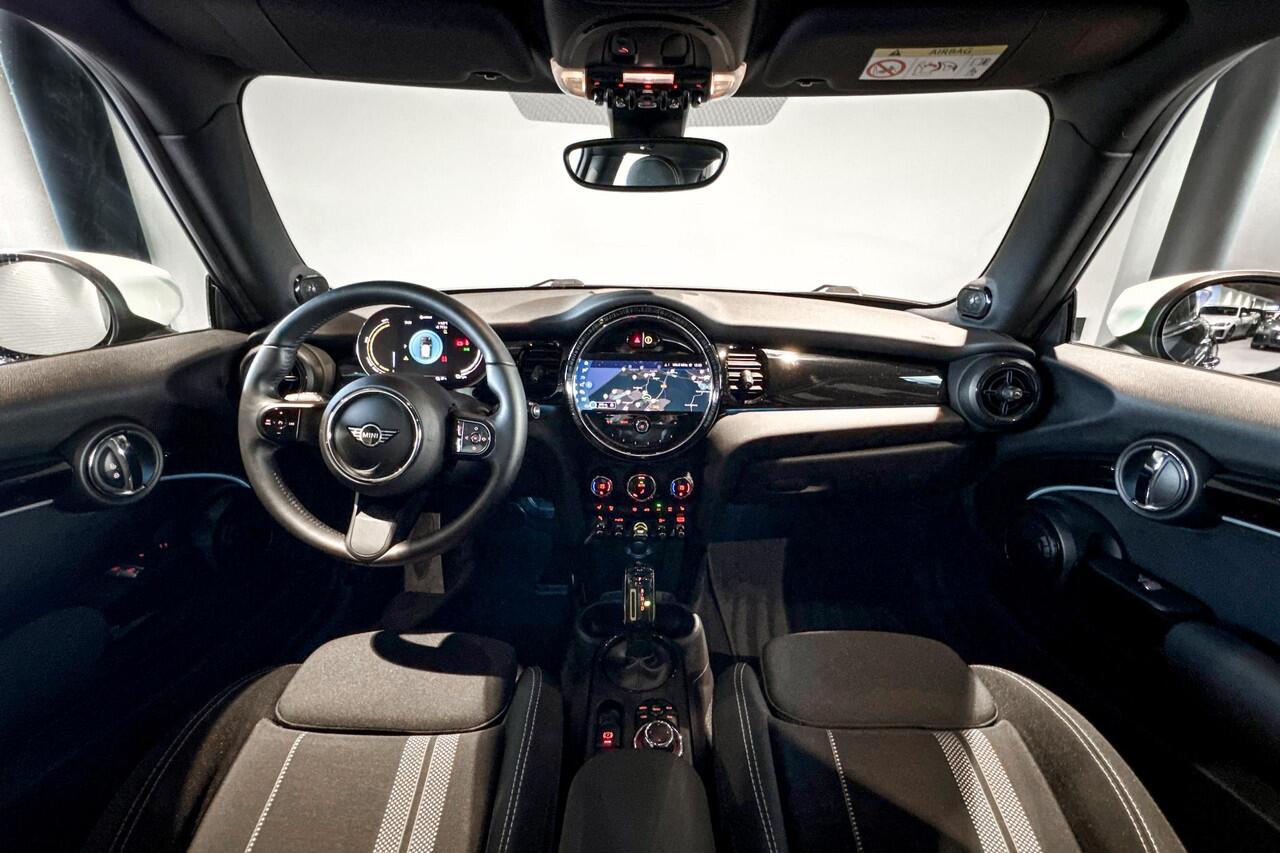 Mini Electric Essential | Glazen Panoramadak | Harman Kardon | Stoelverwarming | Comfort Access |