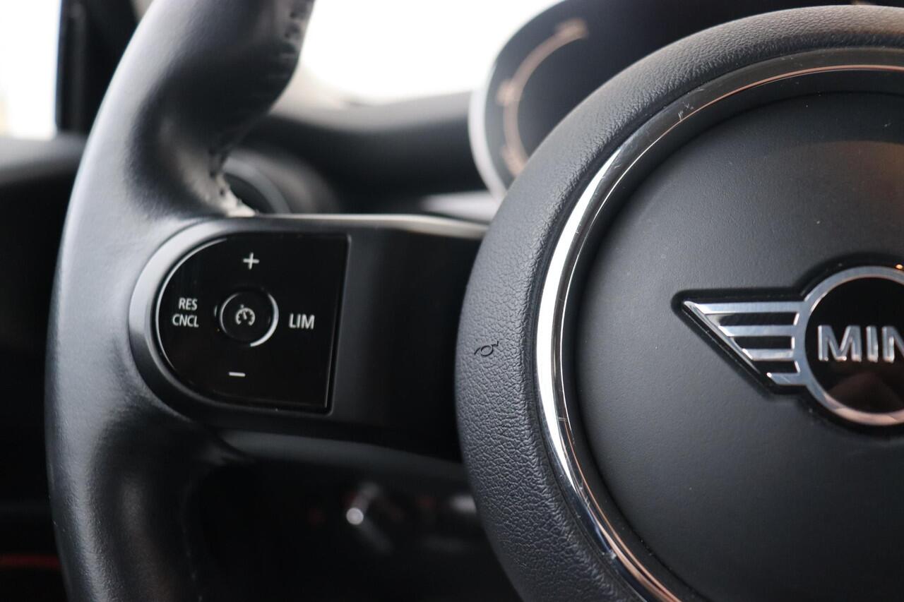 Mini Electric SE | Business Edition Navigatie/ Cruise Control/ Warmtepomp/ Sportstoelen/ Carplay