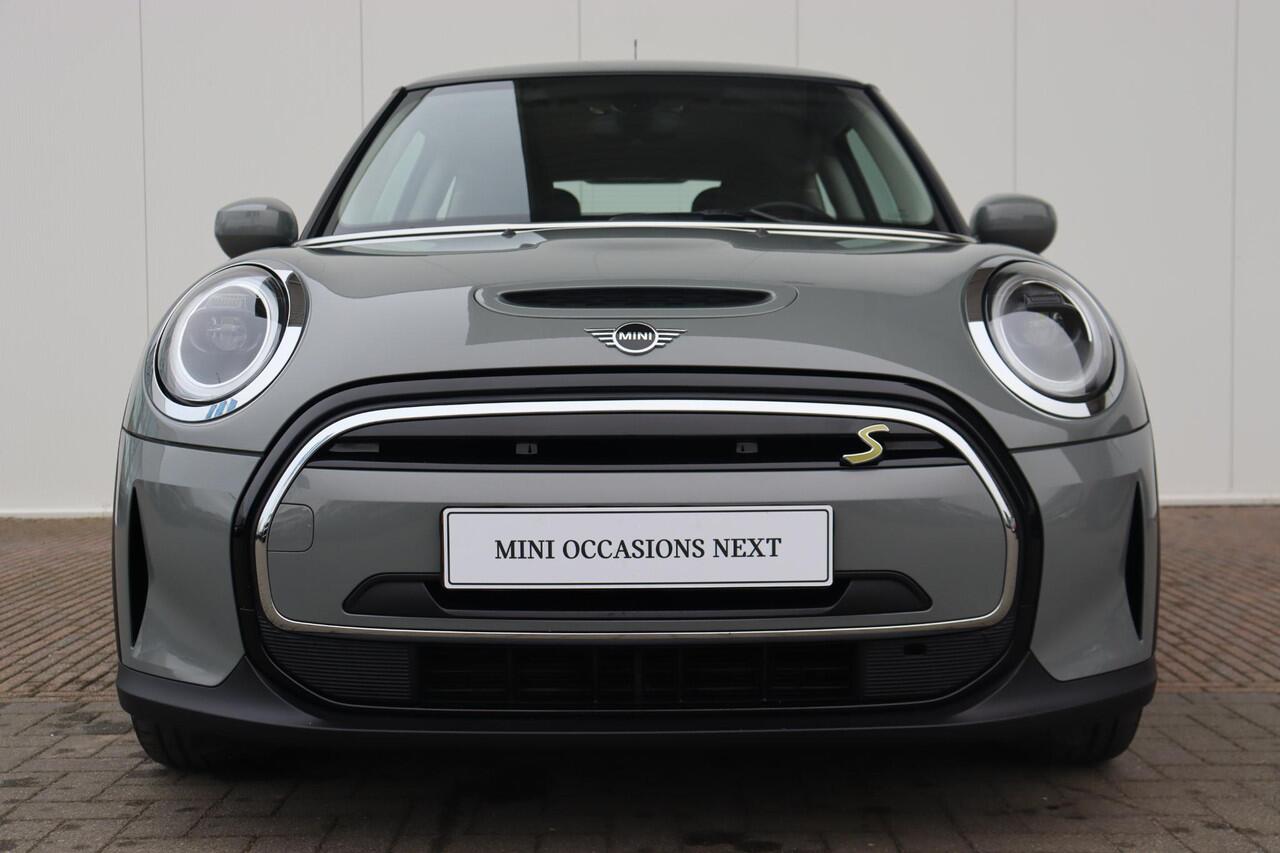 Mini Electric SE | Business Edition Navigatie/ Cruise Control/ Warmtepomp/ Sportstoelen/ Carplay
