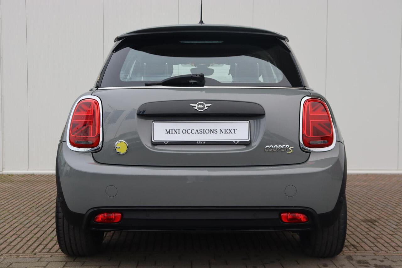 Mini Electric SE | Business Edition Navigatie/ Cruise Control/ Warmtepomp/ Sportstoelen/ Carplay
