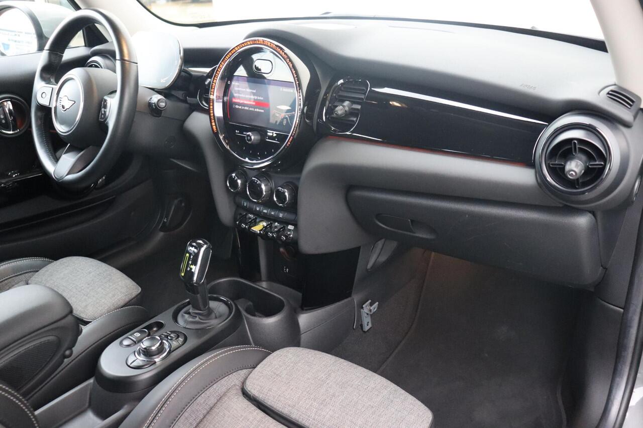 Mini Electric SE | Business Edition Navigatie/ Cruise Control/ Warmtepomp/ Sportstoelen/ Carplay