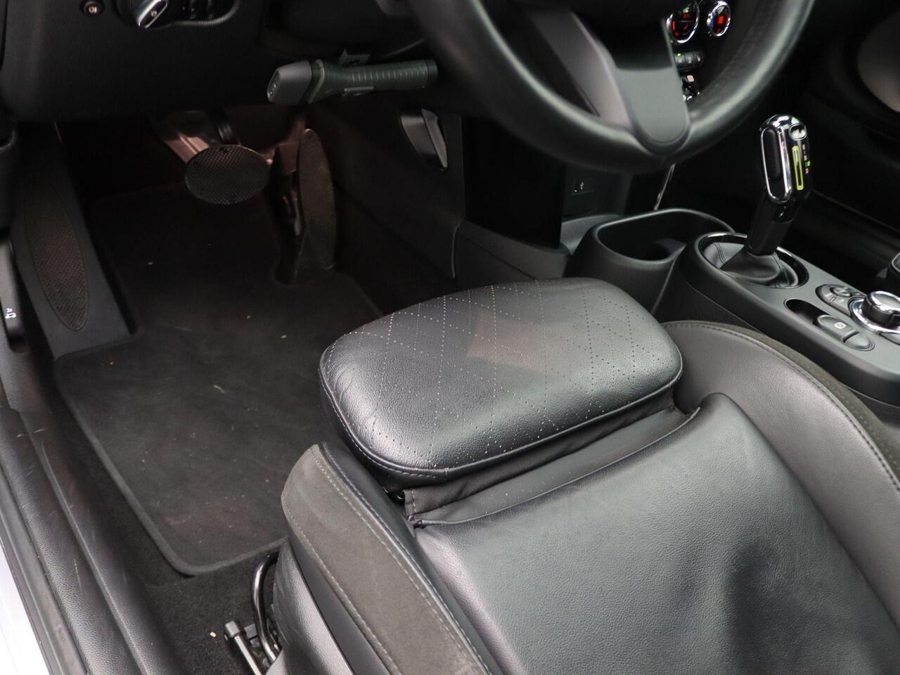 Mini Electric 3-deurs Classic + Comfort Plus Pakket + Stuurwielrand Verwarmd + Panoramadak + Sportstoelen + LED + Harman Kardon + 17''