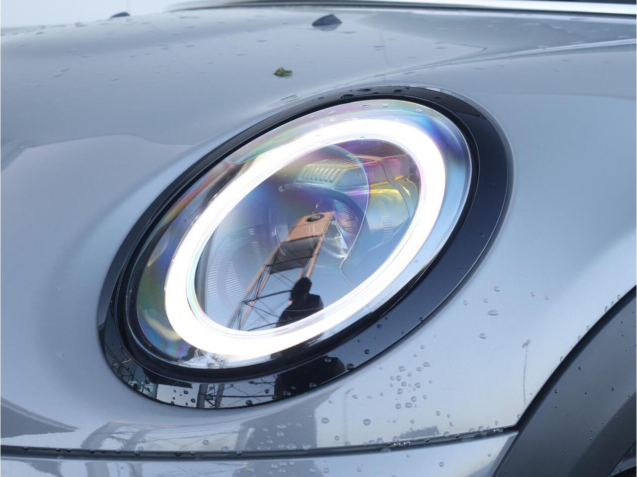 Mini Electric Mini Business Edition 33 kWh Achteruitrijcamera/ Comfort Access/ Panoramadak/ Sportstoelen/ Stoelverwarming/ Cruise Control/ Stuurwiel verwarming