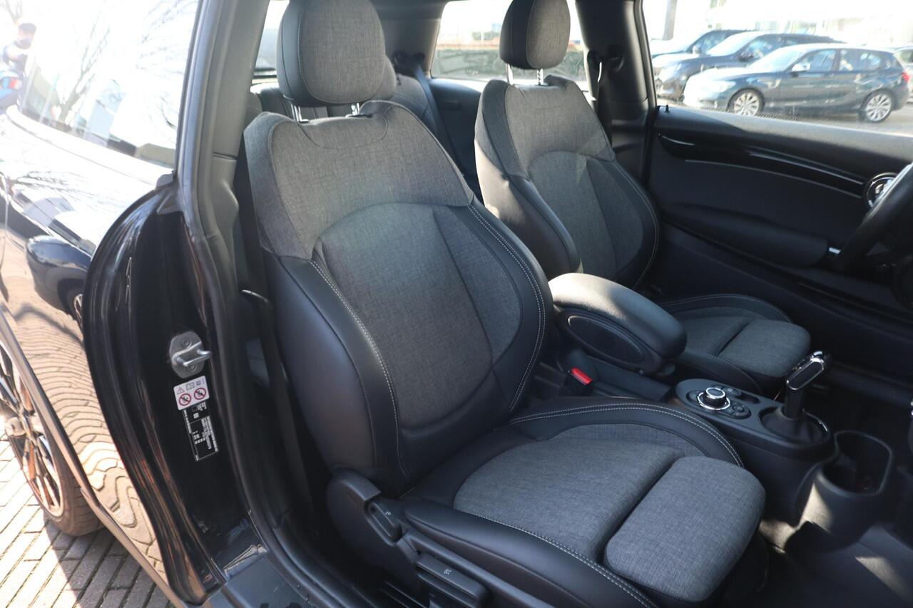 Mini Electric | Panorama Dak | Comfort Access | Achteruitrijcamera | Stoelverwarming