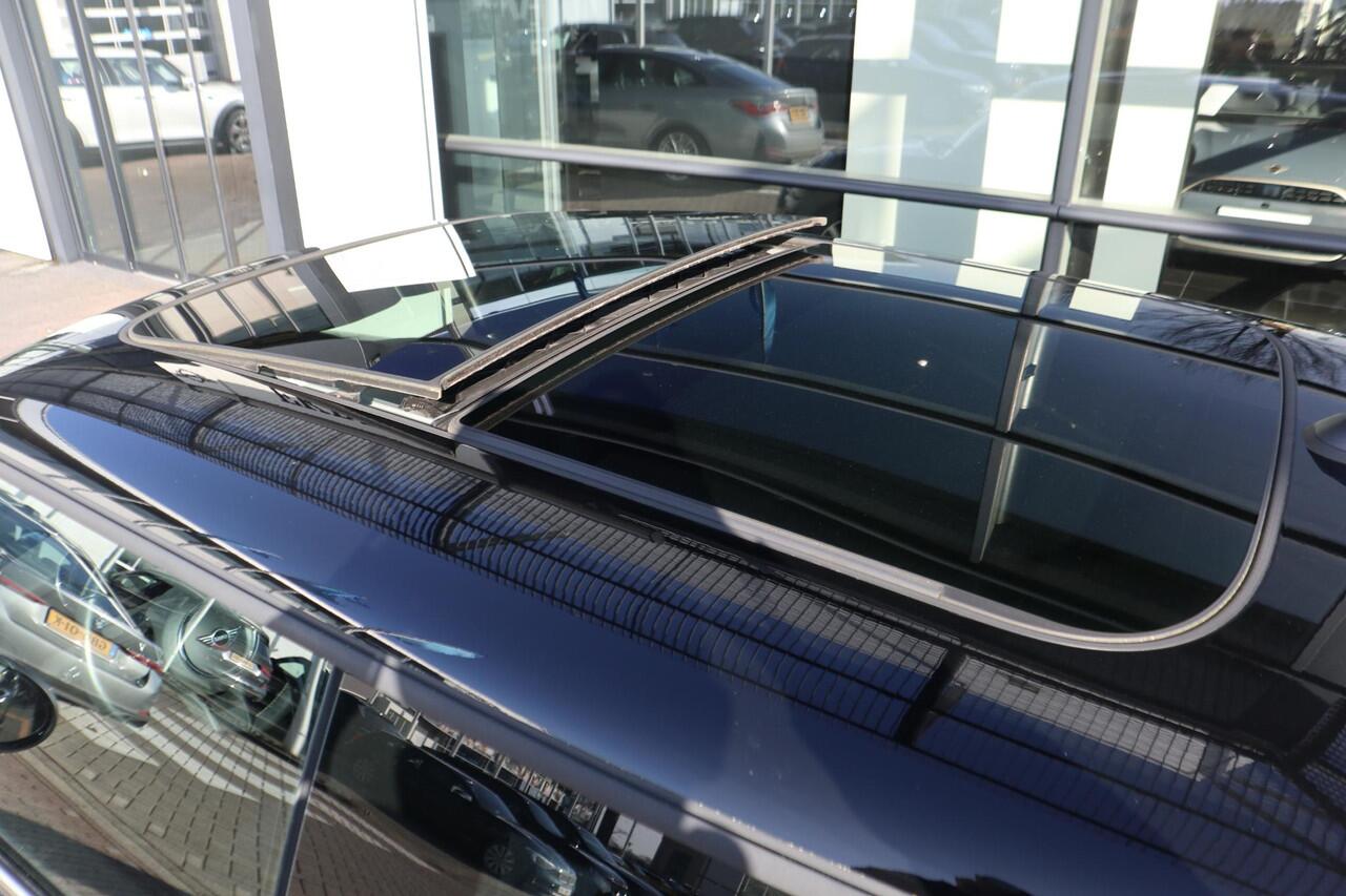 Mini Electric | Panorama Dak | Comfort Access | Achteruitrijcamera | Stoelverwarming