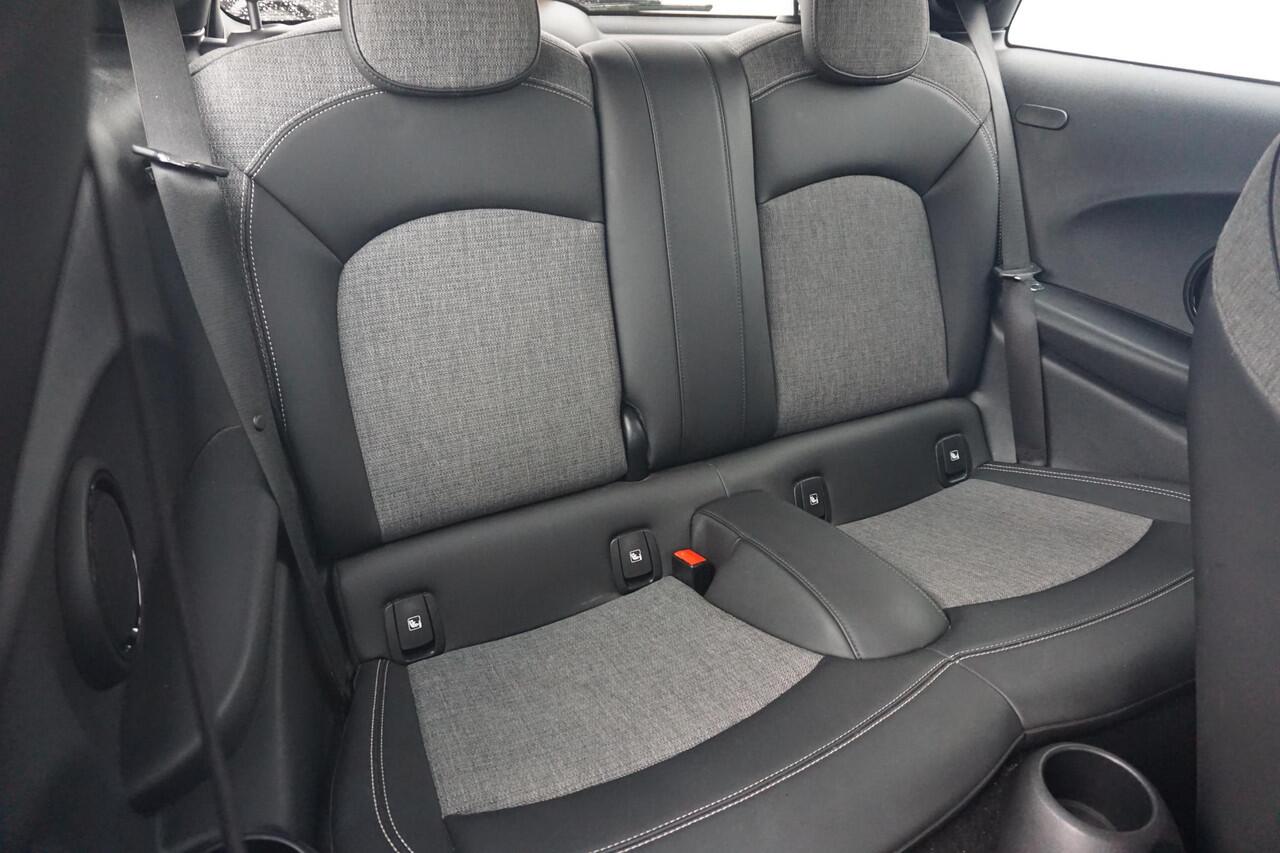 Mini Electric 3-deurs | Navigatiesysteem | Climate Control | Parkeersensoren | Sportstoelen | Regen- en Lichtsensor | NEXT