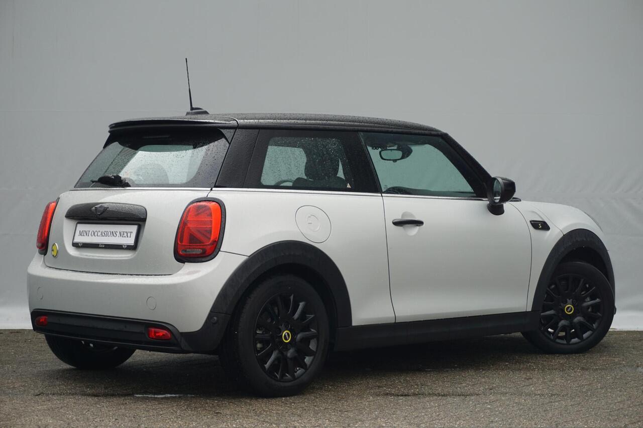Mini Electric 3-deurs | Navigatiesysteem | Climate Control | Parkeersensoren | Sportstoelen | Regen- en Lichtsensor | NEXT