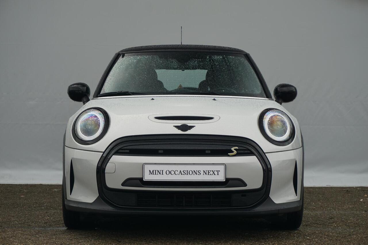 Mini Electric 3-deurs | Navigatiesysteem | Climate Control | Parkeersensoren | Sportstoelen | Regen- en Lichtsensor | NEXT