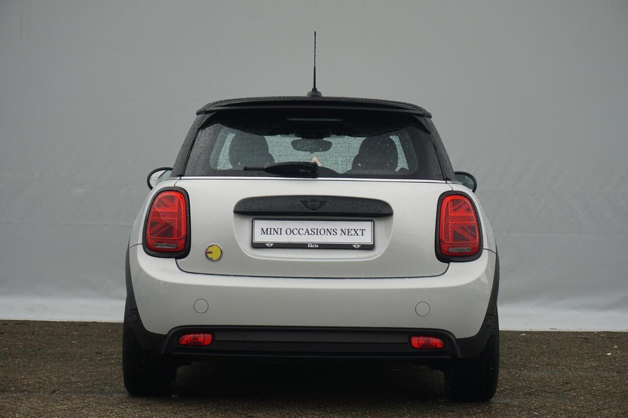 Mini Electric 3-deurs | Navigatiesysteem | Climate Control | Parkeersensoren | Sportstoelen | Regen- en Lichtsensor | NEXT
