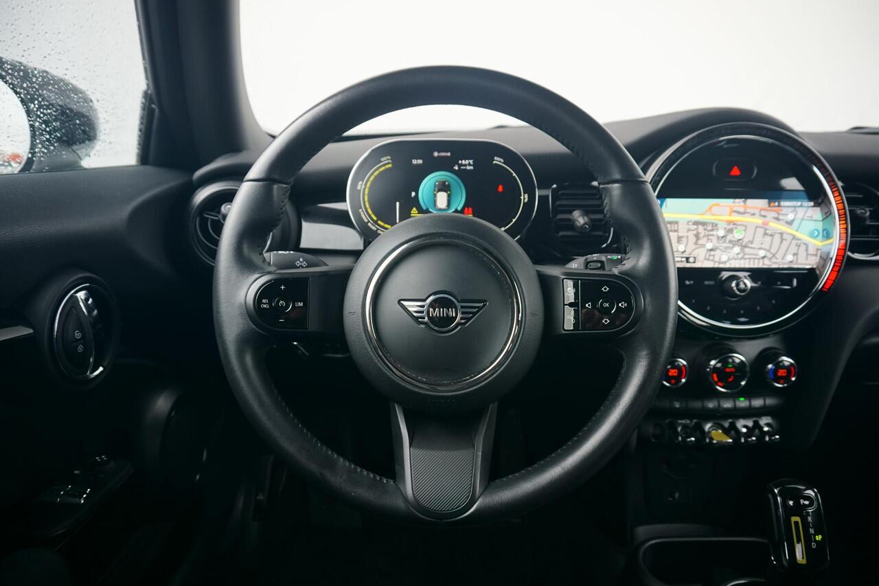 Mini Electric 3-deurs | Navigatiesysteem | Climate Control | Parkeersensoren | Sportstoelen | Regen- en Lichtsensor | NEXT