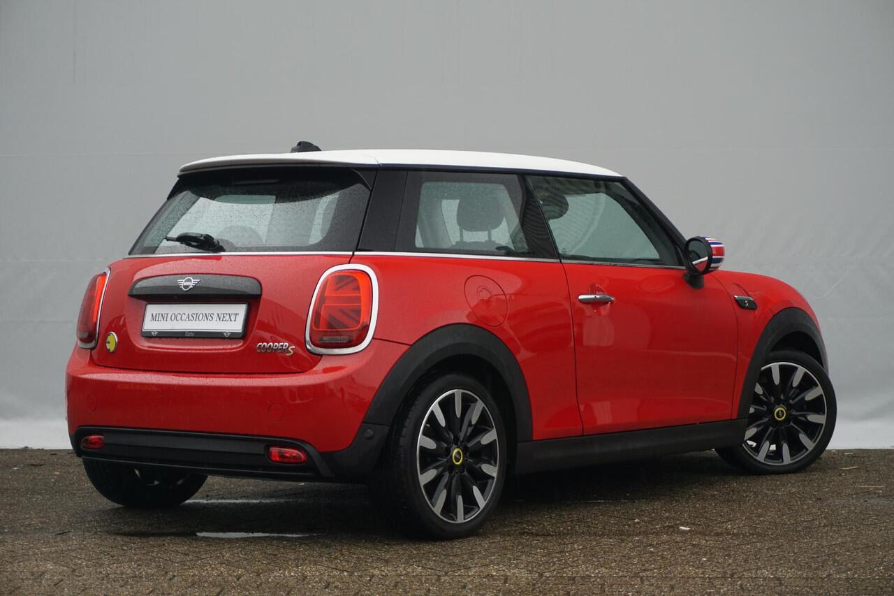 Mini Electric 3-deurs Resolute Edition | Yours vollederen sportstoelen | Stuur- en stoelverwarming | Harman Kardon | Head-Up Display | Camera | Comfort Access | Navigatiesysteem | NEXT