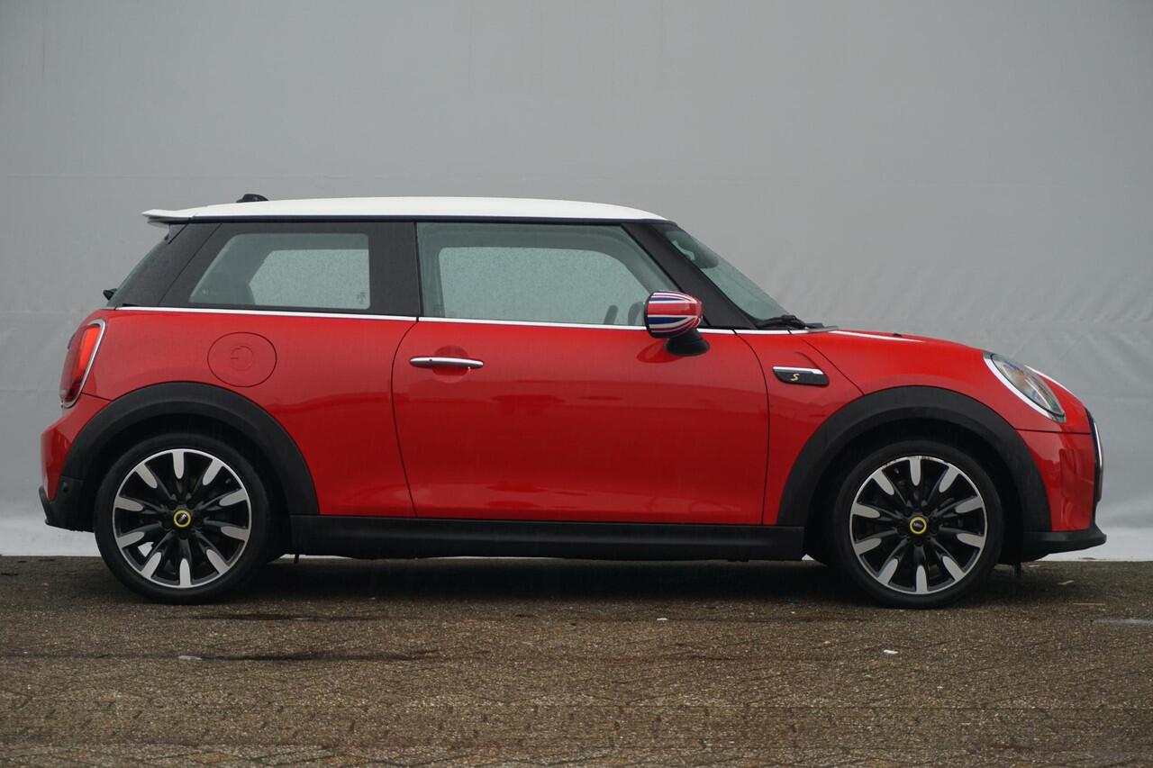 Mini Electric 3-deurs Resolute Edition | Yours vollederen sportstoelen | Stuur- en stoelverwarming | Harman Kardon | Head-Up Display | Camera | Comfort Access | Navigatiesysteem | NEXT