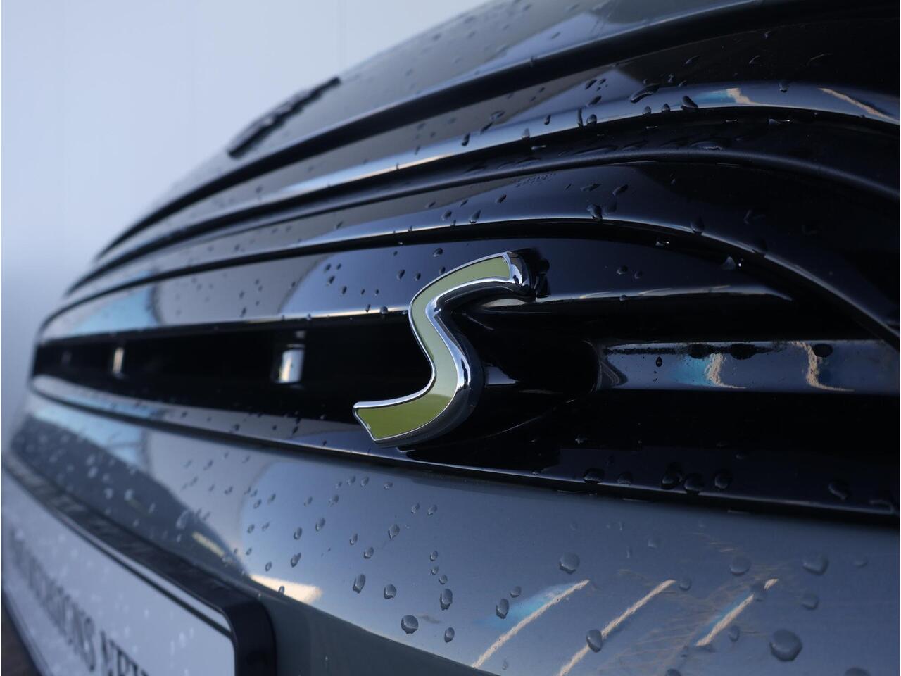 Mini Electric Mini Business Edition 33 kWh Stoelverwarming/ Stuurwiel Verwarming/ Navigatie/ Sportstoelen/ Cruise Control/ Comfort Acces/ Parkeersensoren