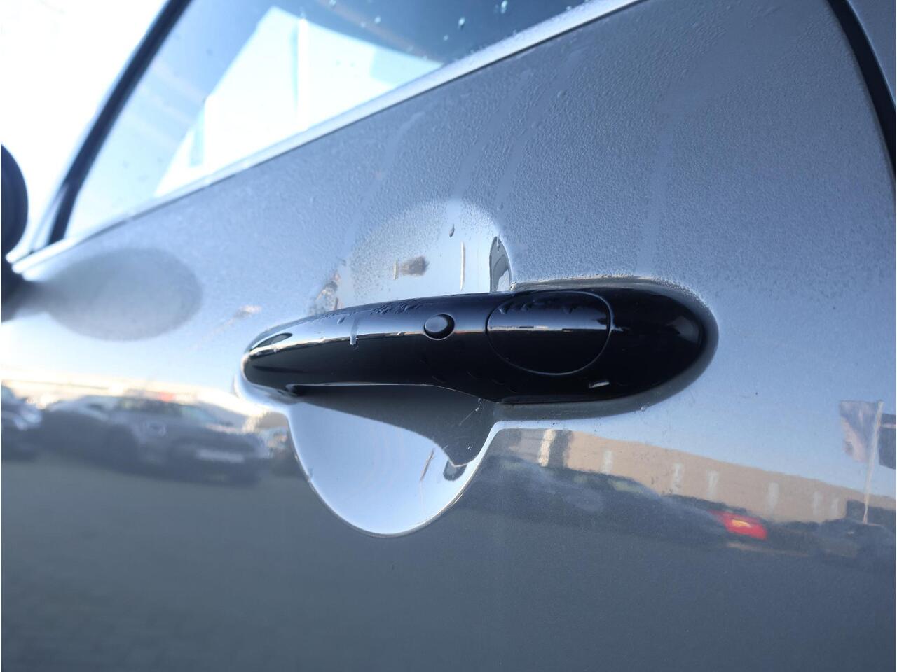 Mini Electric Mini Business Edition 33 kWh Stoelverwarming/ Stuurwiel Verwarming/ Navigatie/ Sportstoelen/ Cruise Control/ Comfort Acces/ Parkeersensoren