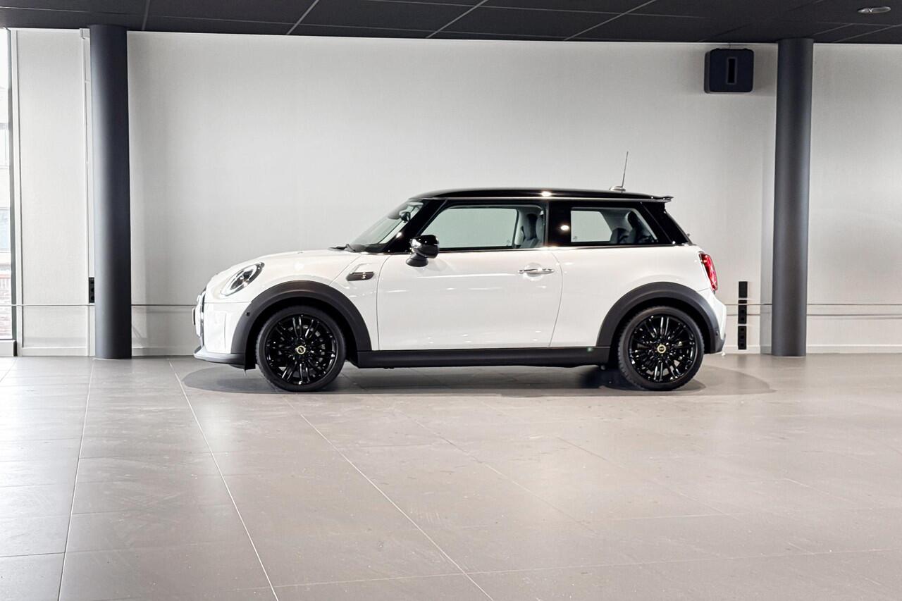 Mini Electric Classic | Stoelverwarming | Achteruitrijcamera | Driving Assistant Plus |