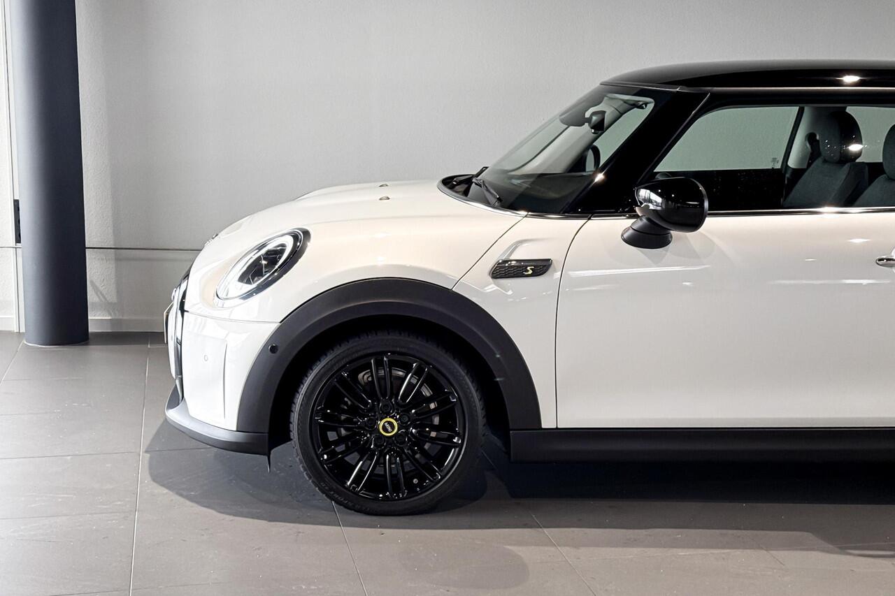 Mini Electric Classic | Stoelverwarming | Achteruitrijcamera | Driving Assistant Plus |