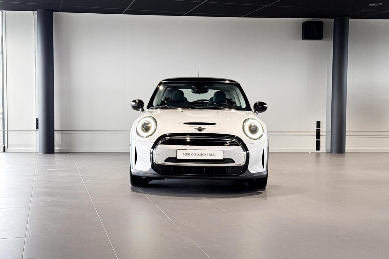 Mini Electric Classic | Stoelverwarming | Achteruitrijcamera | Driving Assistant Plus |