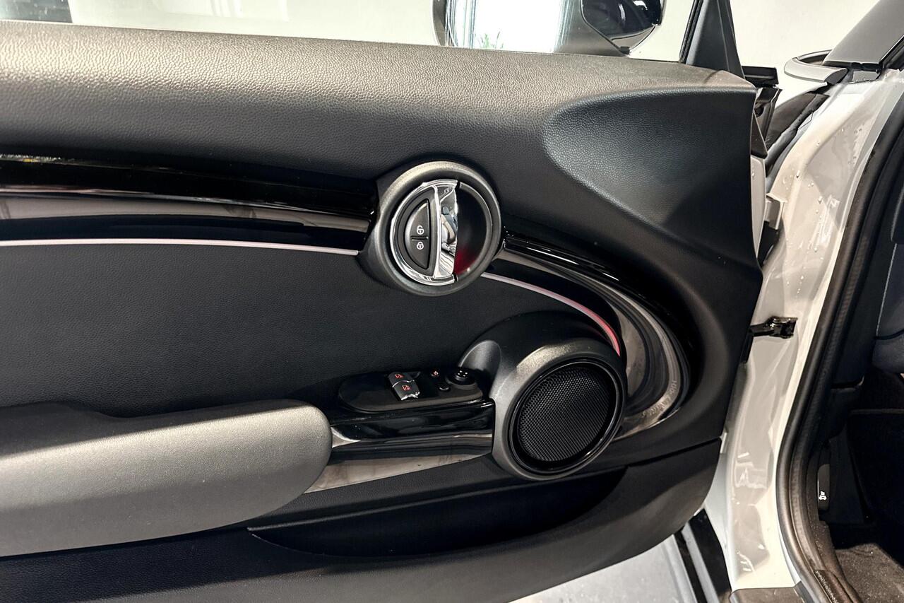 Mini Electric Classic | Stoelverwarming | Achteruitrijcamera | Driving Assistant Plus |