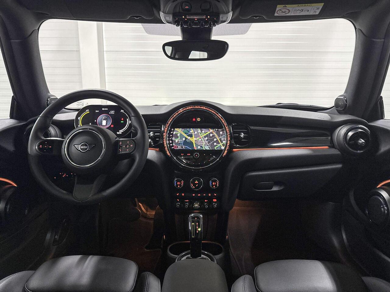 Mini Electric 3-deurs Camden Plus Edition | Panoramadak | Achteruitrijcamera | Harman Kardon